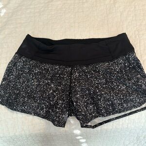 Lulu lemon shorts in perfect condition